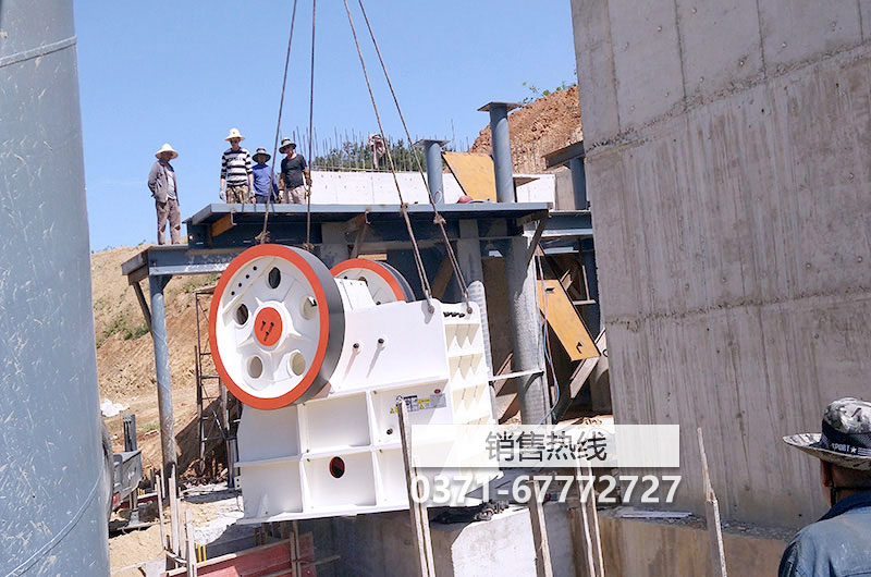 高速公路碎石石料生产线的关键设备-反击破碎机